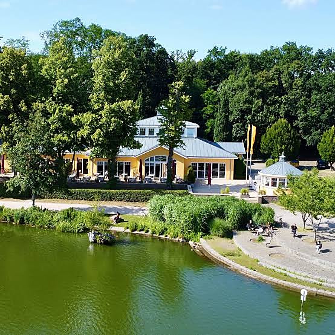 Das Restaurant Leuchtturm am Außenmühlenteich in Hamburg-Harburg
